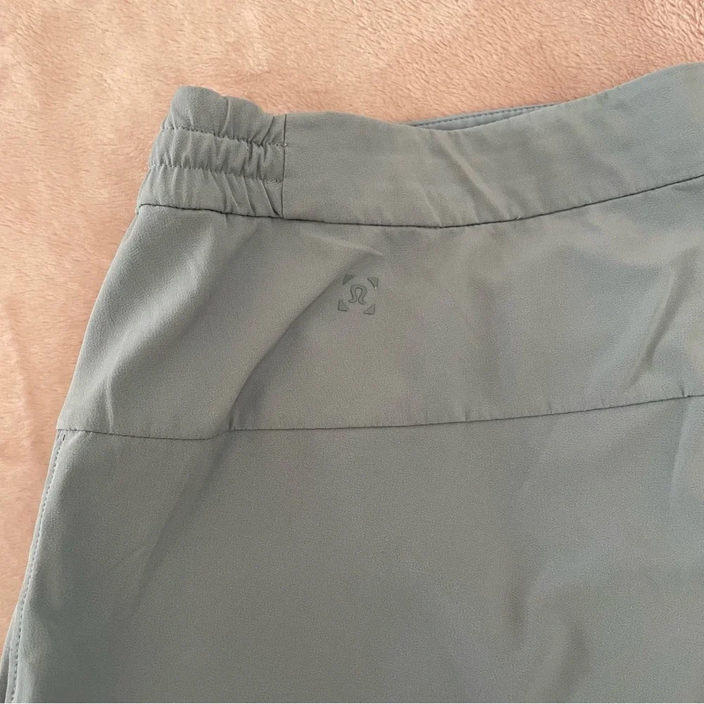 Lululemon shorts size 34 - Picture 3 of 11